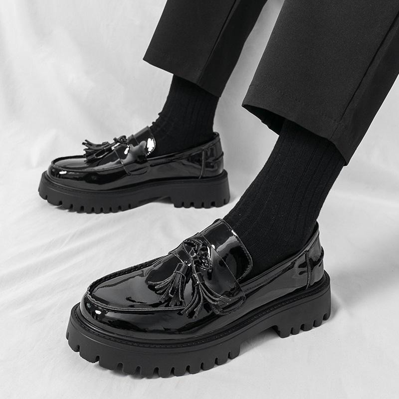 

Роскошные дизайнерские новые черно-белые туфли с кисточками, увеличивающие рост, кожаные повседневные туфли для мужчин, лоферы, для официального свадебного платья, для выпускного вечера 38 чёрный