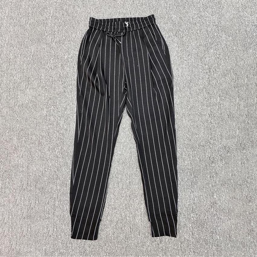 Letní pánské ležérní kalhoty s tenkým svislým proužkem v pase