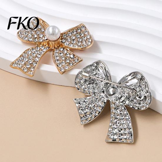 Strong Buckle Badge Brooch Pin, 3D Bow Design with Imitation Pearl, Long-lasting Pin for Coats Shirts Bags Accessories