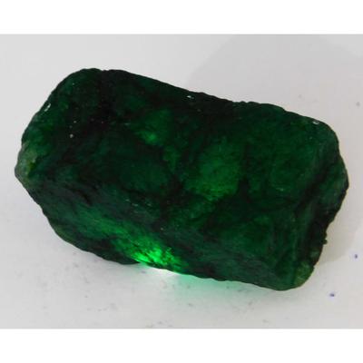 Roher, riesiger, aus der Erde gewonnener, natürlicher grüner Smaragd von 115,3 ct, zertifizierter Edelstein
