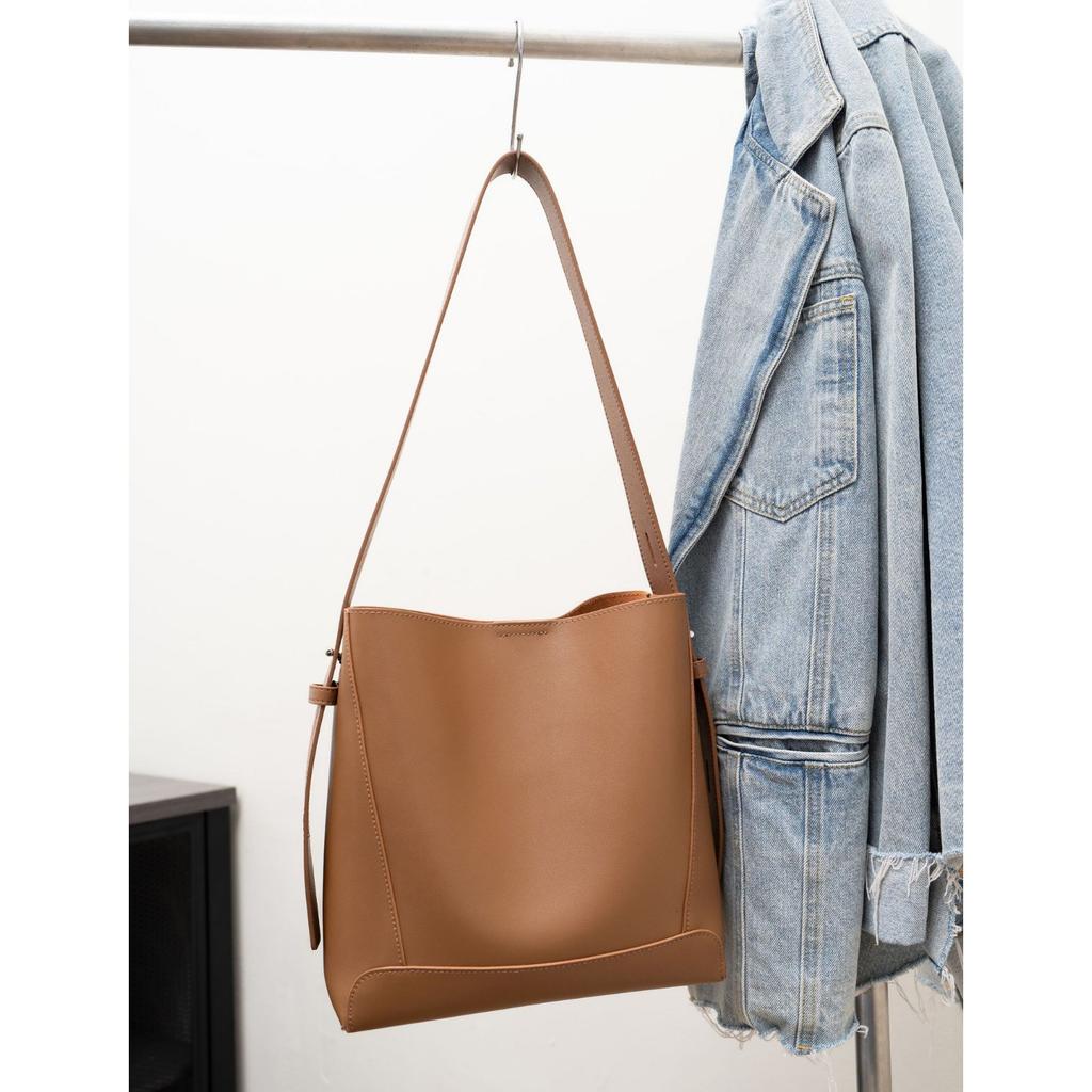Leather Shoulder Women's Bag, Large-capacity Single-room Messenger Bucket Bag, Fashionable and Simple Shopping Bag, Good-looking Bag.