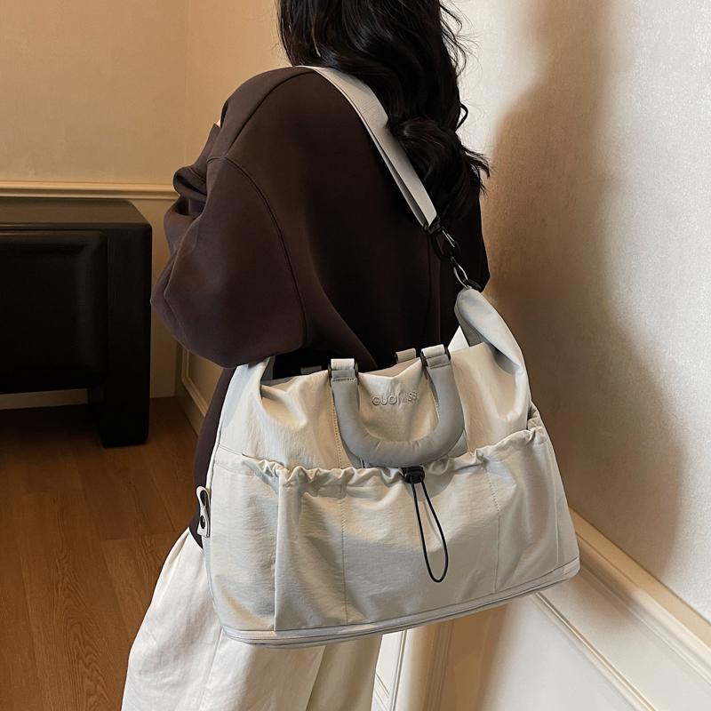 Minimalist Travel Duffel Bag with Front Pocket Large Capacity Weekend Casual Carry On Bag