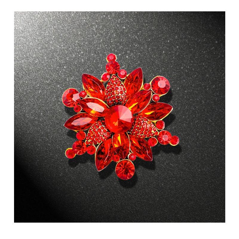 Crystal glass brooch, alloy rhinestone chest flower, clothing accessories, brooch, European and American fashion temperament