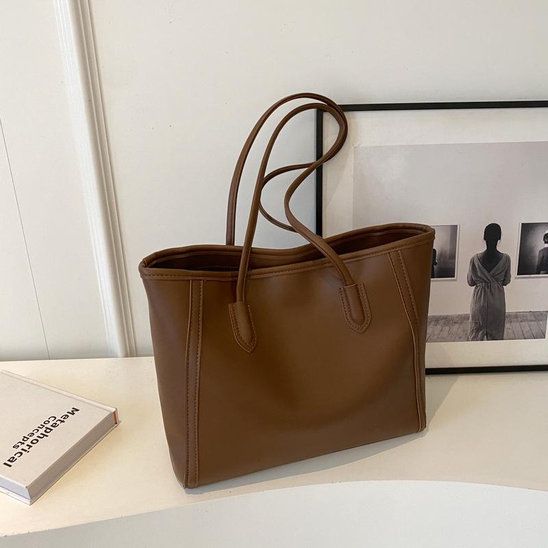 Feeling retro bag 2026 new women's bag simple and versatile shoulder bag commuting to work large-capacity tote bag