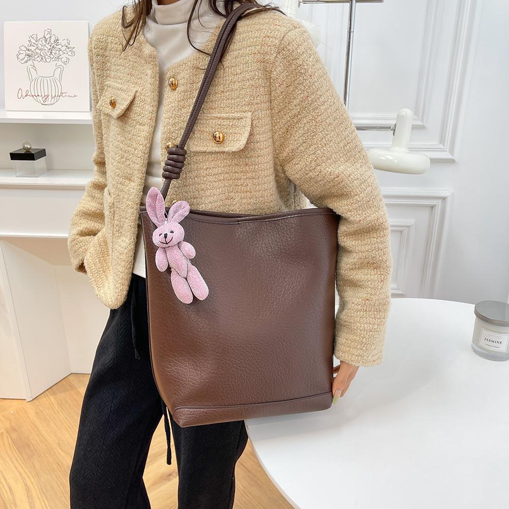 High Quality Shoulder Bag with Rabbit Pendant Ladies PU Leather Bucket Bag Solid Commuter Handbags Large Capacity Women Tote Bag