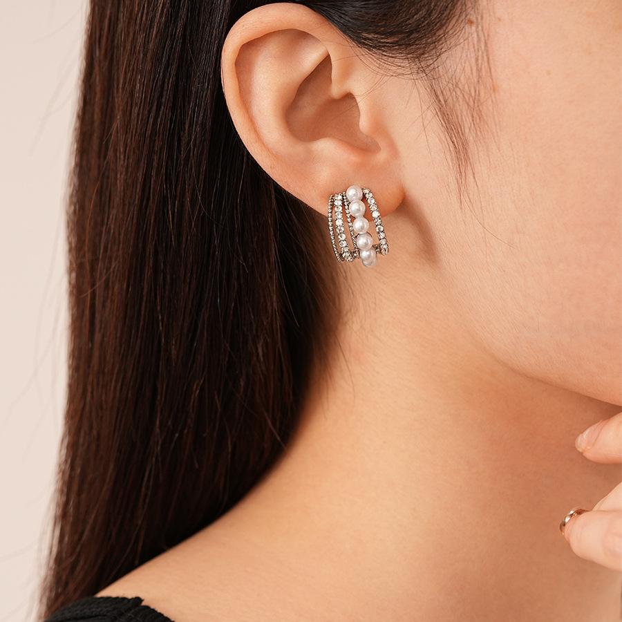 Small style diamond-set pearl C-shaped multi-layer silver needle stud earrings, fashionable temperament earrings