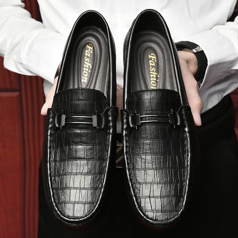2024Quality Formal Dress Shoes for Gentle Men Metal Buckle Black Genuine Leather Shoes Mens Business Low Top Men's Casual Shoes