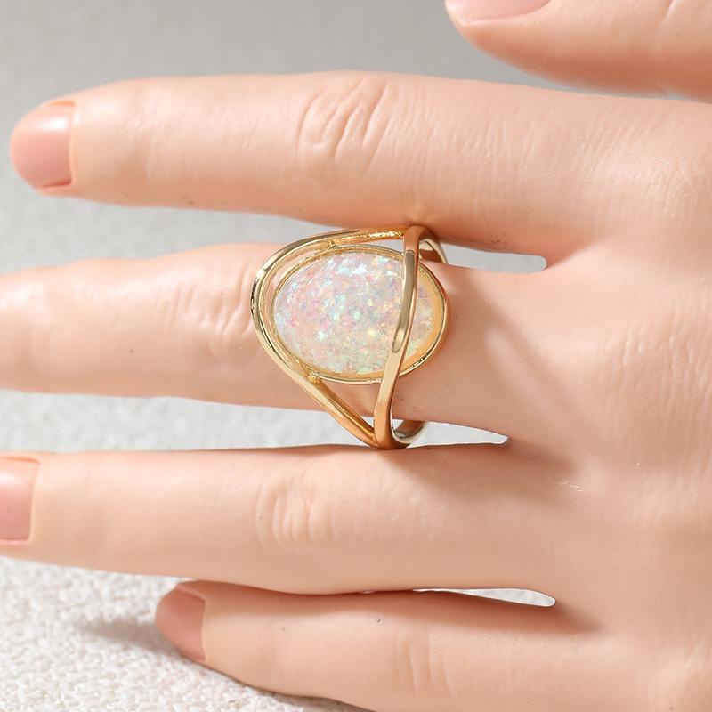 Vintage Inlaid Imitation Opal Women's Ring Classic Gold Color Geometry Daily Wear Party Jewelry Anniversary Gift
