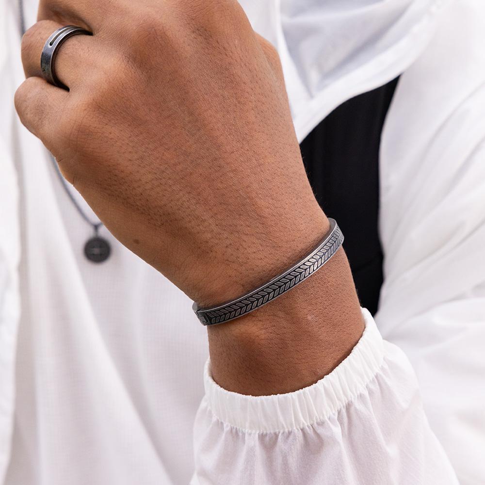 Pig&Hen Navak 9 Bracelet - Chevron X Vintage