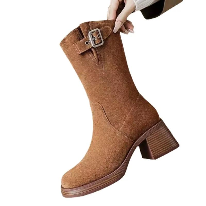 Chaussures pour femmes 2024 Boucle de ceinture de haute qualité Bottes pour femmes Mode Slip-on Bottes modernes Femmes Vente chaude Talon carré Mi-molletzapatos