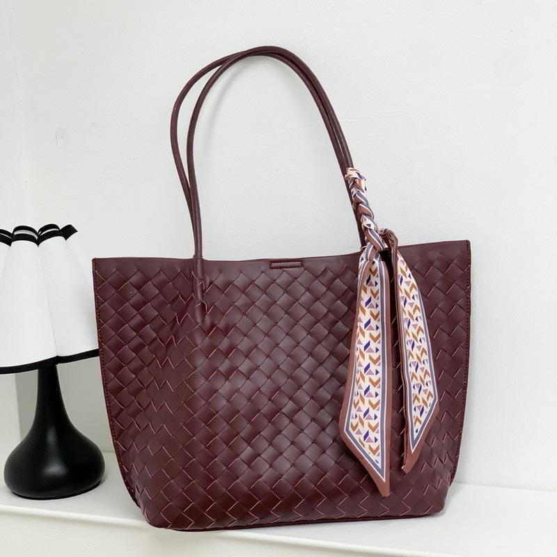 2026 New Leather Women's Bag Woven Tote Bucket Bag Shopping Bag Large Capacity Shoulder Lower Bag