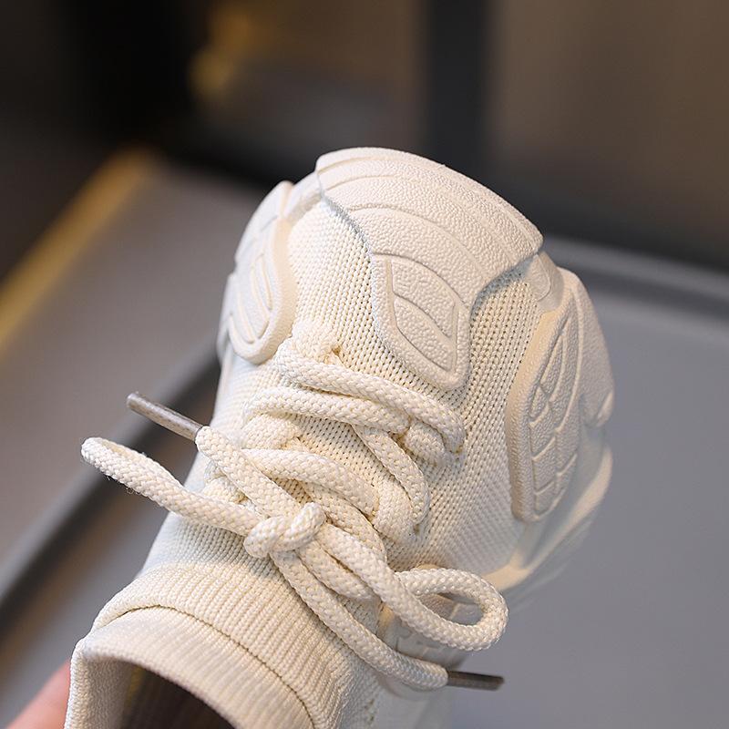 Spring and Autumn Style Boys and Girls Breathable Mesh Comfortable Soft Sole Sports Shoes