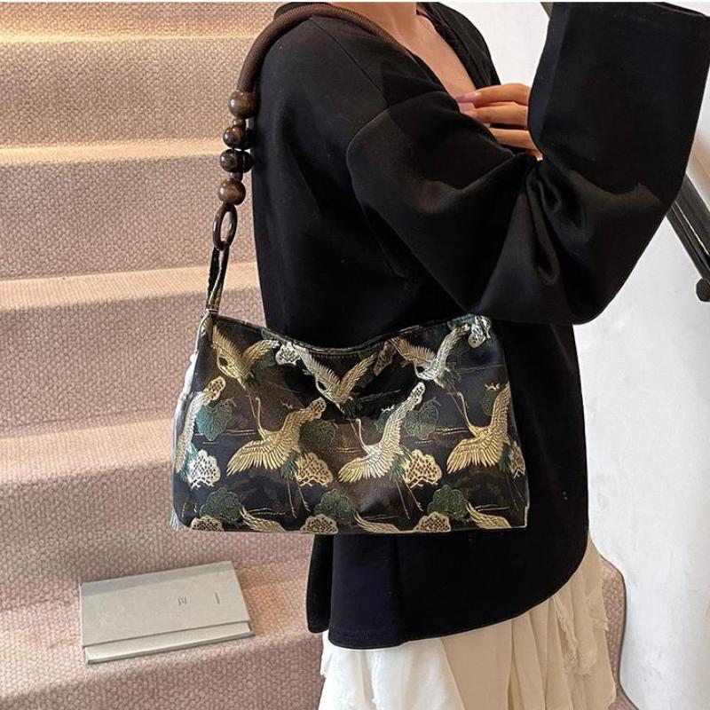 Fashion Chinese Retro Style Embroidered National Style Shoulder Bags Tassel Decoration New Women'S Handbags