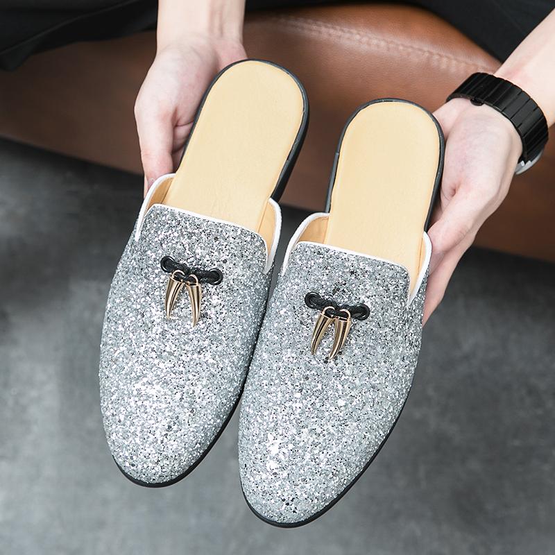 

Модные мужские туфли без застежек 2024 года, легкая мужская повседневная обувь, блестящая роскошная обувь для отдыха на открытом воздухе для мужчин 2024 года, новые брендовые полутапочки 46 серебряный