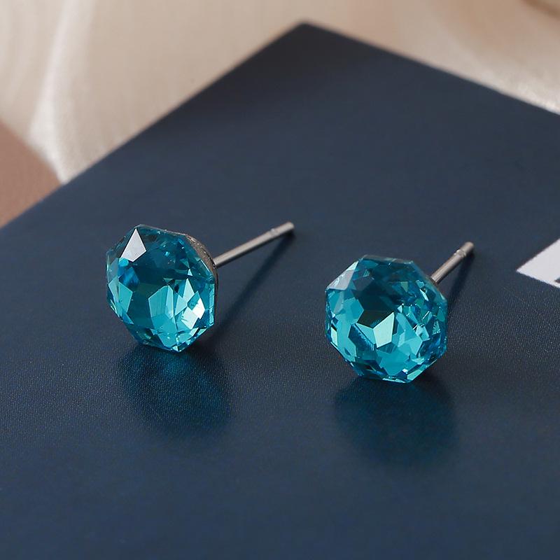 Sparkly Diamond Cochlea Stud Earring – Stainless Steel Needle, Trendy and Stylish for Women