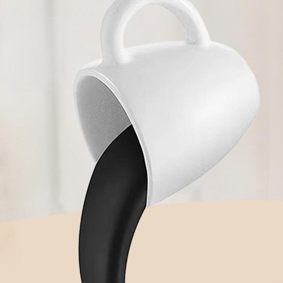 Plovoucí socha šálku kávy z pryskyřice, ozdoba s rozlitou kávou, stolní dekorace s naléváním a stříkající kávou do kuchyně