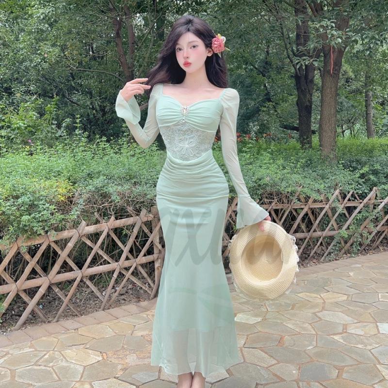 

French Pleated Sequin Patchwork Bell Sleeve Dress – Women s Spring Sexy Waist-cinching Hip-Hugging Long Dress Medium зелёный