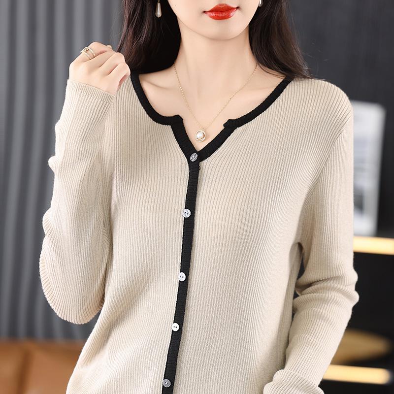 

Жіночий легкий шовковий кардиган із 50% вовни та 50% тутового дерева – універсальний трикотаж на 4 сезони для комфорту та стилю на весь рік XXL бежевий