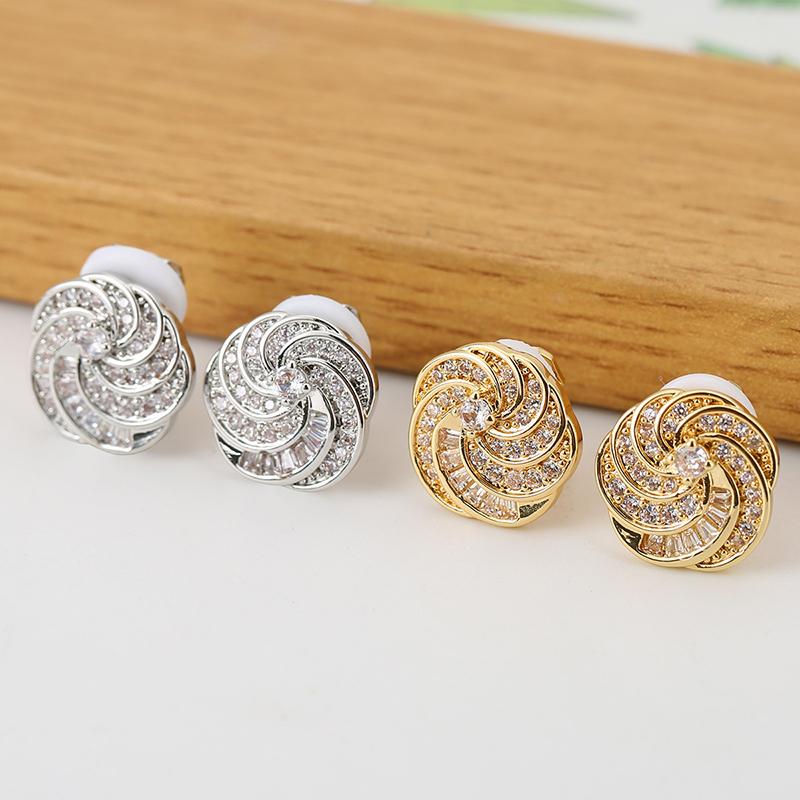 Micro Inlaid Zircon Clip On Earrings Non Piercings for Women Gold Rotating Sunflower Fashion Luxurious Wedding Party Jewelry