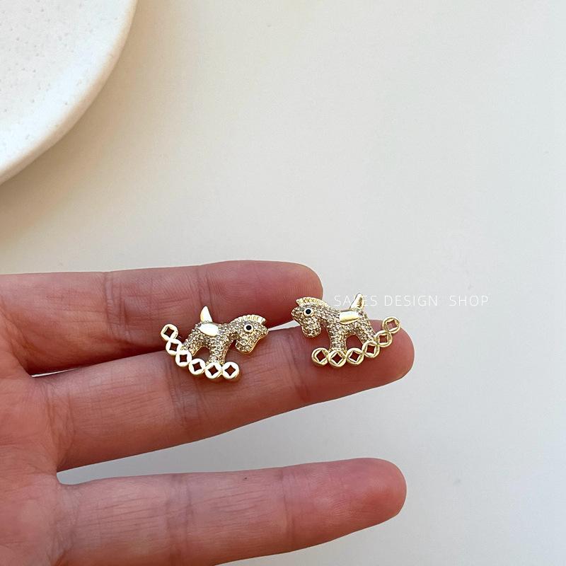 Diamond-Studded Silver Needle Horse Earrings: Elegant, Versatile, and Luxurious