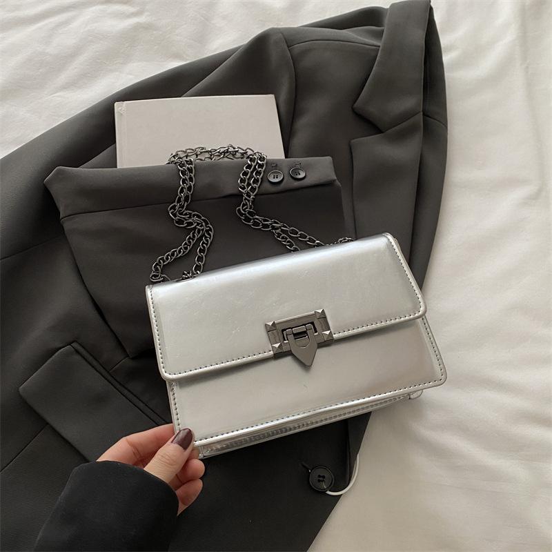This year's popular solid color versatile messenger bag women's 2025 new bag fashion chain shoulder small square bag