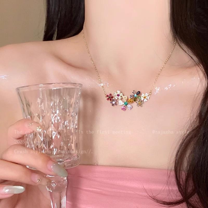 Dopamine Colored Flower Necklace - Elegant Collar Chain for Women, A Luxurious and Fashionable Accessory