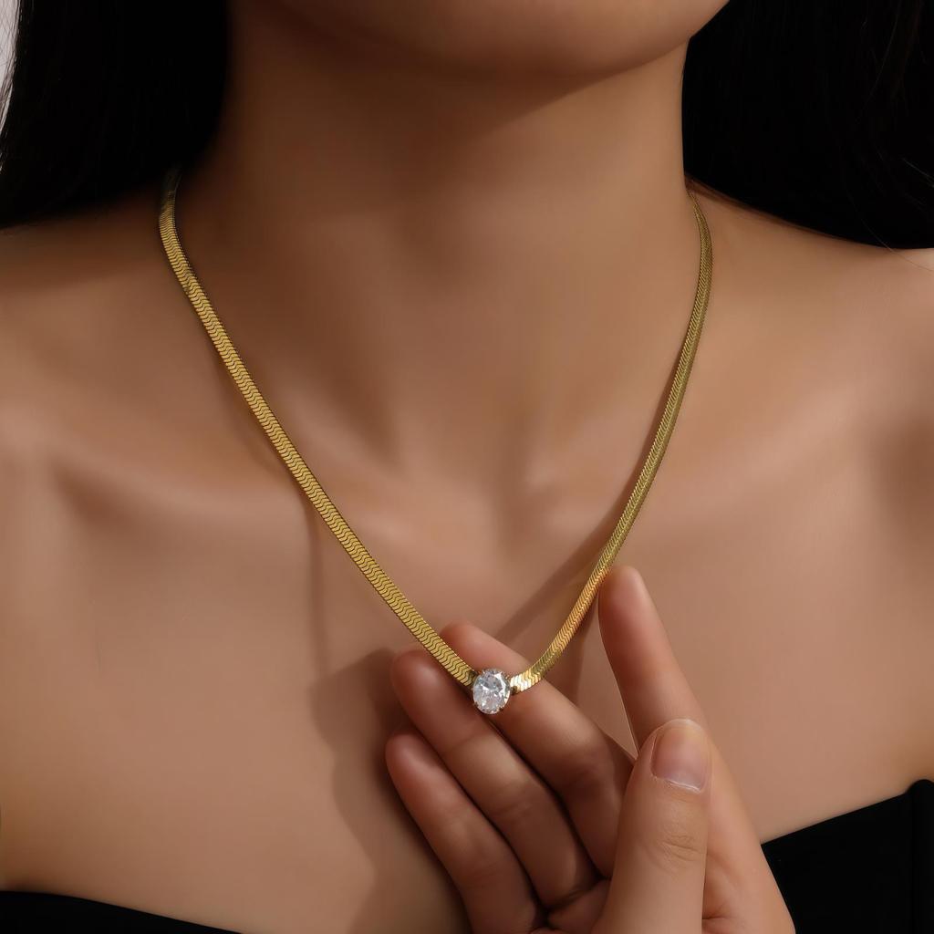 Fashion Light Luxury Triangular Zircon Necklace Titanium Steel Collarbone Chain Does Not Fade Stacked Elegant Temperament Two-Color Necklace