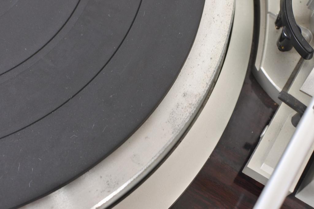 Denon DP‑59L Turntable Quartz Direct Drive – Tested – Headshell & Cartridge – Feet Damaged