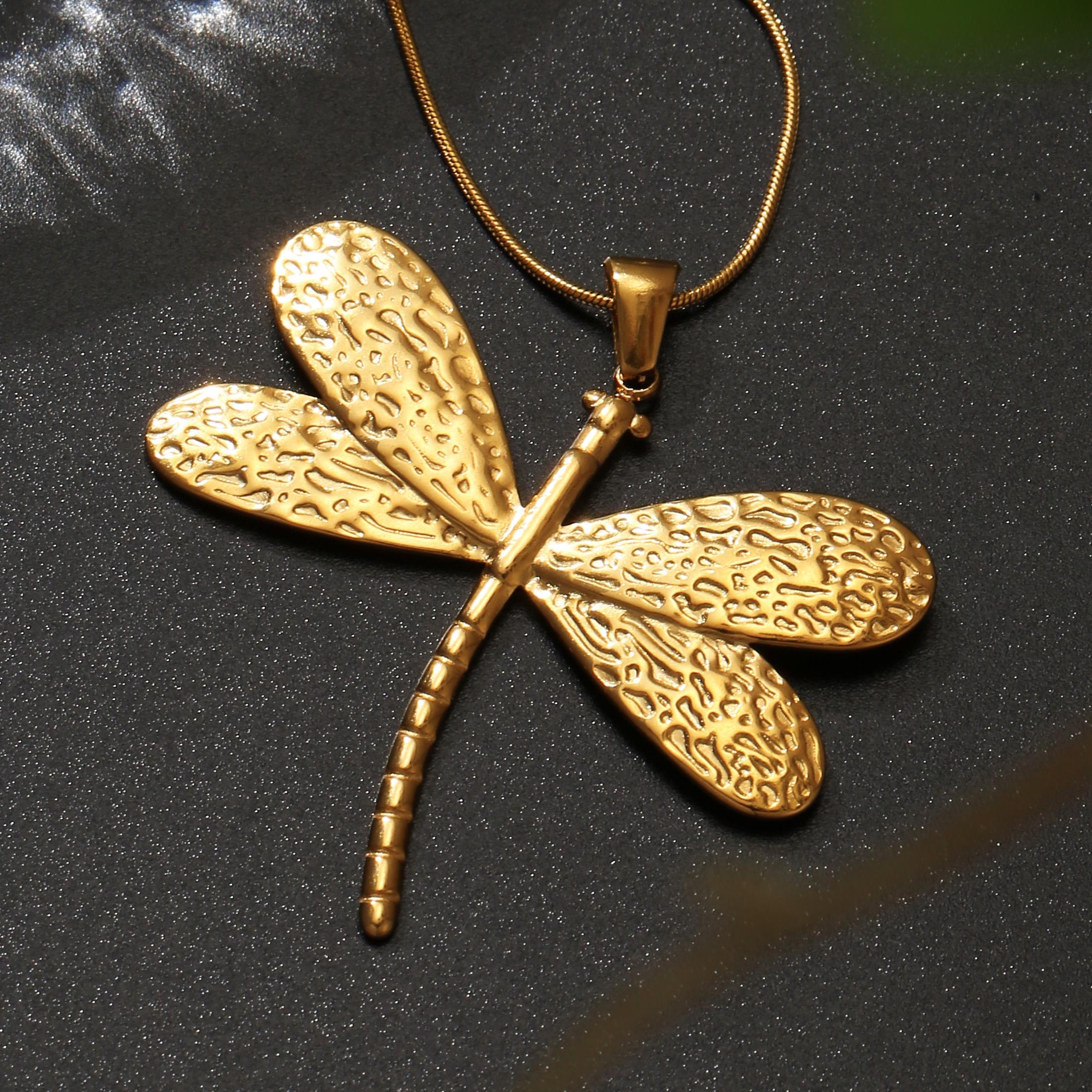 

Golden Dragonfly Pendant Necklace Vintage Snake Chain Jewelry for Women золотистый