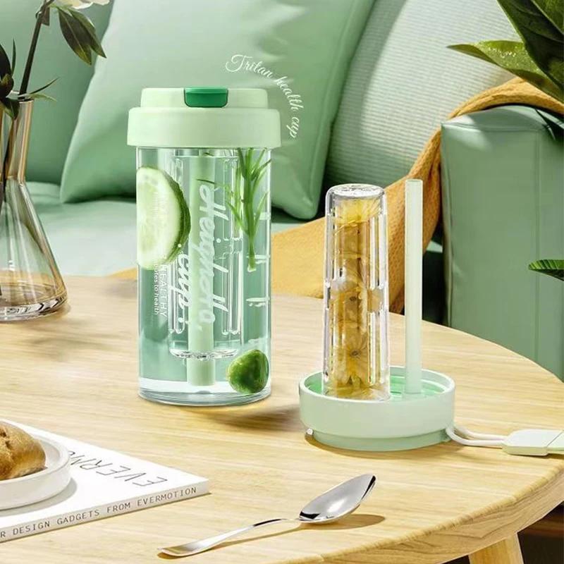 Sommer Tragbarer Wasserbecher 600 ml Sportwasserflasche Lebensmittelqualität Tritan-Material Wasserbecher Damen Trinkhalmbecher Handlicher Becher