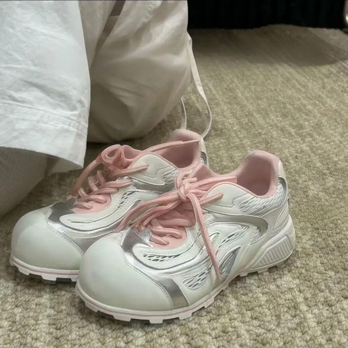 

Модная женская повседневная обувь 2025 Новые сетчатые дышащие удобные роскошные кроссовки Уличная мода Перекрестная шнуровка Нескользящие балетки Zapatillas 40 розовый