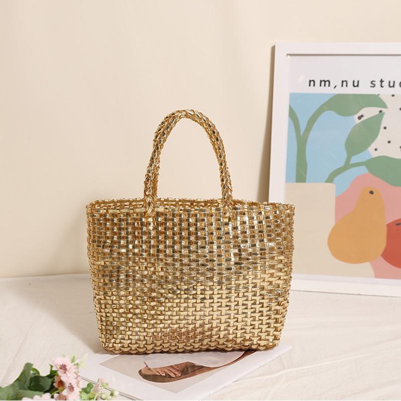Fashionable Metallic Hand-held Large Capacity Woven Bag New Minimalist Tote Bag Women s Beach Vacation Beach Bag золотой