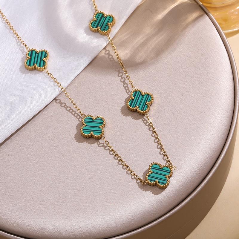 

Изысканная 18-каратная титановая сталь не теряет цвет Четырехлистный клевер Двусторонняя перламутровая Пять цветков Ожерелье Цепочка для ключицы женская 18K зелёный