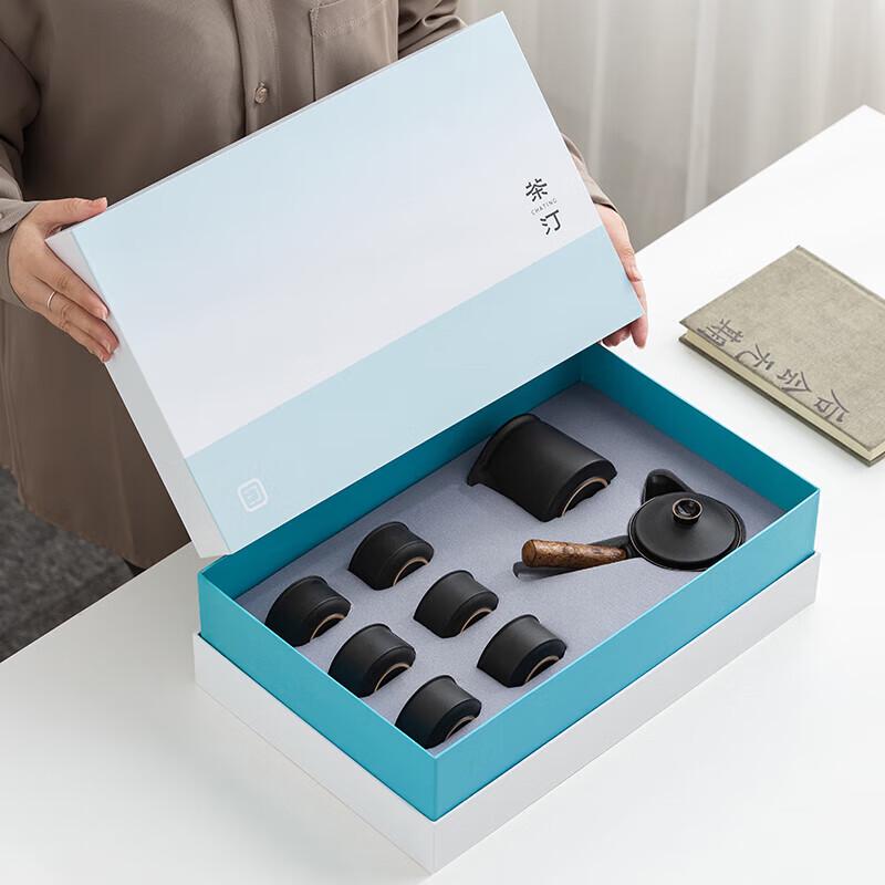 

Minimalist Glass Tea Set