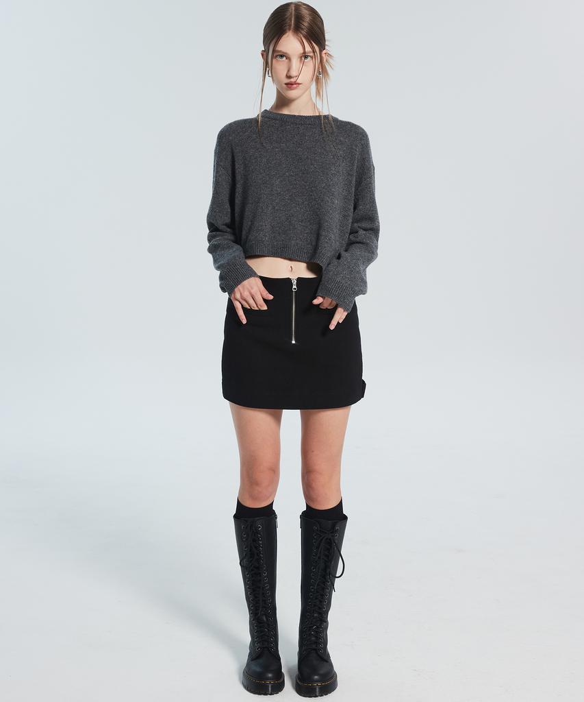 RACLEUR Ra Asymmetrical Crop Knit [Charcoal]