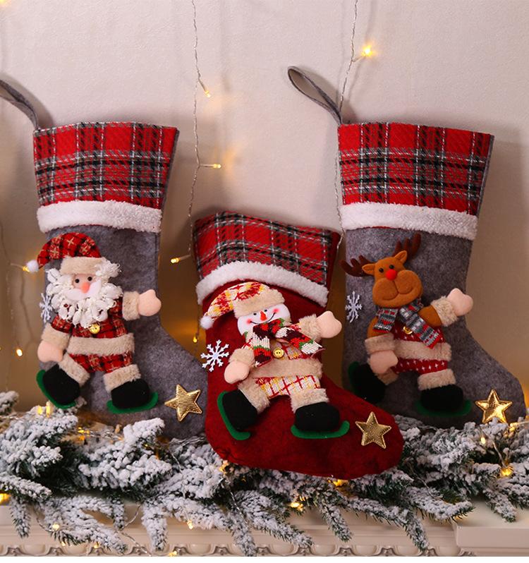 Large plaid Christmas doll socks Christmas decorations Children's gift bags Candy socks Gift bags