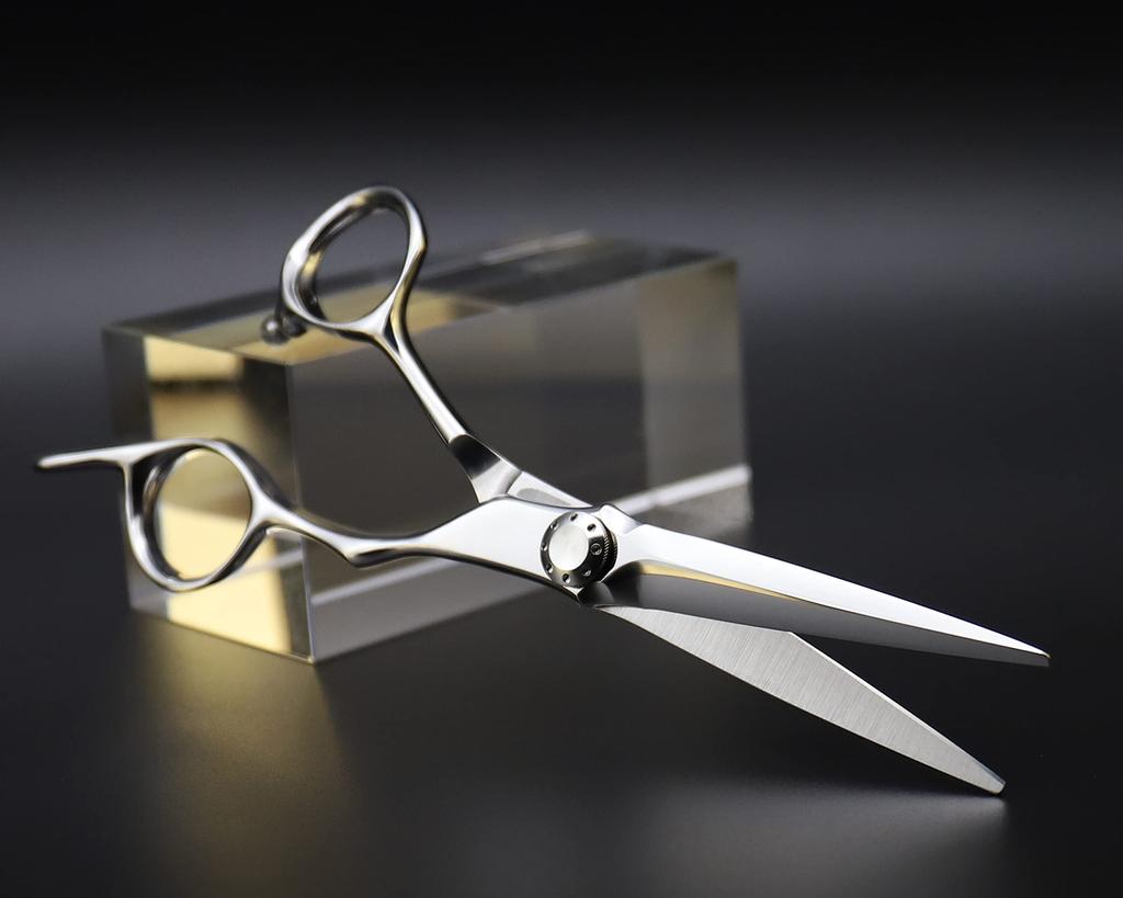 AOLANDUO Professionelle Haarschere mit konvexen Klingen Schärfschere für Friseure und Barbiere Hergestellt in Japan VG10 Offset Für Profis