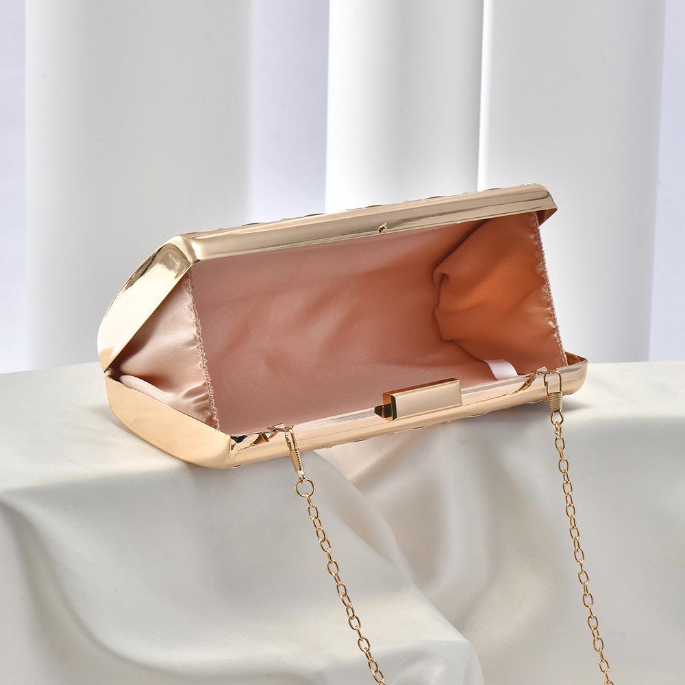 2025 New Women Metal Evening Bags Hollow Out Wedding Dinner Wallets Party Chain Purse For Ladies 4 Colors