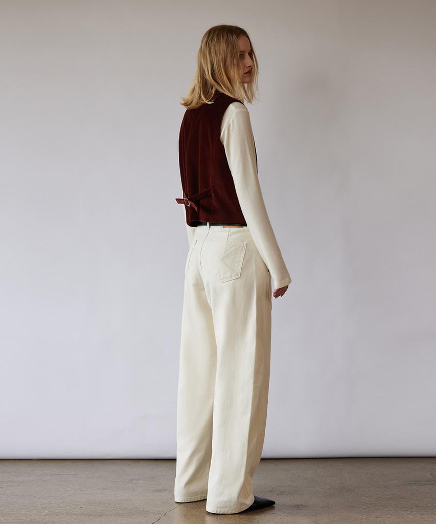 Kwinseulaebis Luxe Velveteen Tailored Vest