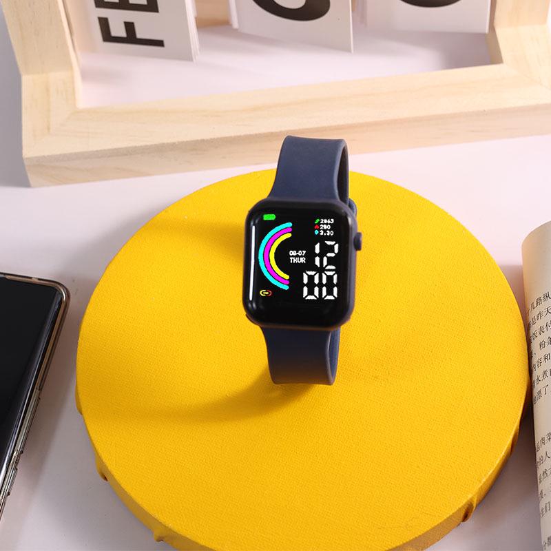 

2023 Футуристические LED сенсорные часы с большим экраном для студентов и взрослых - Унисекс квадратный спортивный дизайн темно-синий