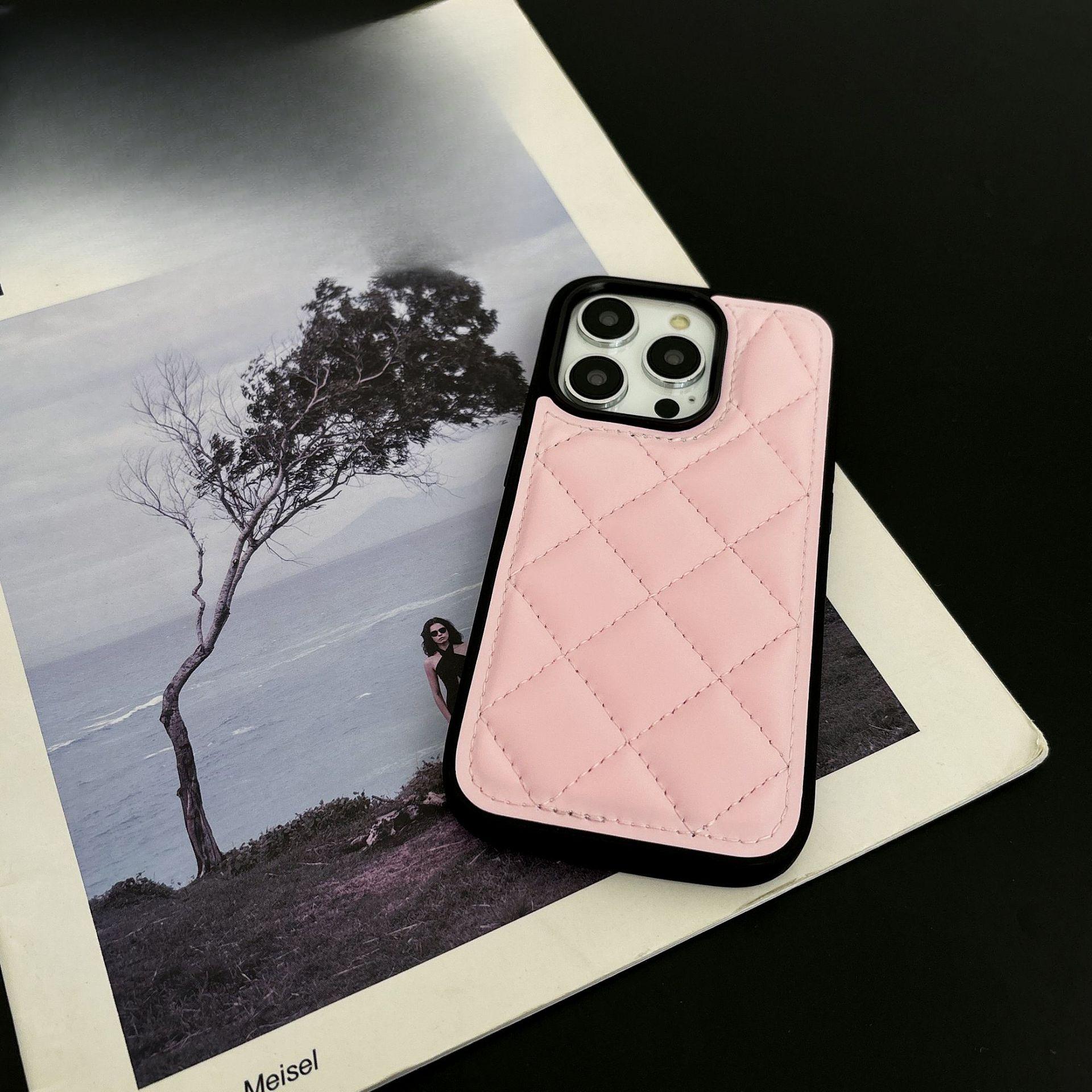 

Подходит для Apple 16, Пуховики ромбовидной формы, Чехлы для телефонов iPhone 15/14/13/12 Pro Max и стиль Small Fragrance iPhone13 розовый