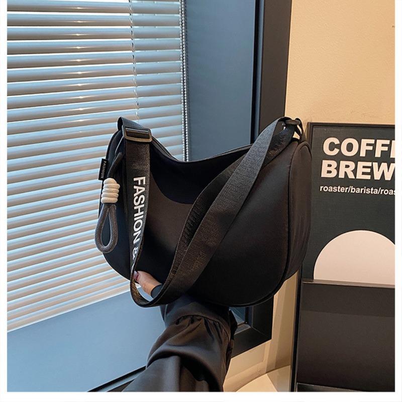 Spacious Dumpling Crossbody Bag Women Versatile Casual Sporty Shoulder Bag Trendy