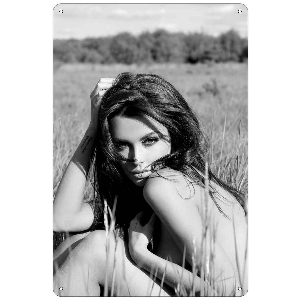 Pinup Bikini Girl Metal Tin Signs Wall Decoration Plaque Vintage Art Poster Iron Painting for Man Cave Home Cafe Garden Club Bar