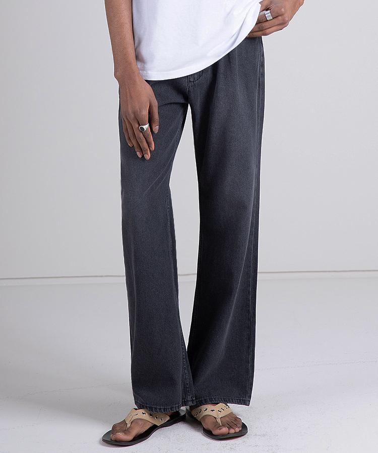 Seuteulaikeu Black Wash Boots Cut Jeans