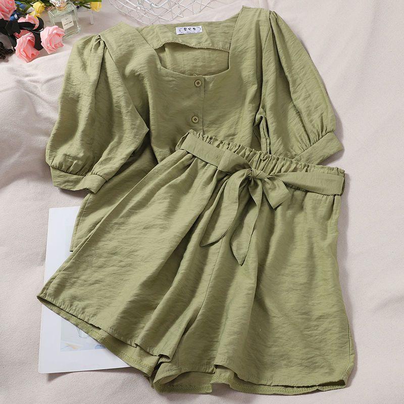 Petite Women's Square Neck Puff Sleeve Top & Elastic Waist Wide Leg Shorts Two-Piece Summer Set