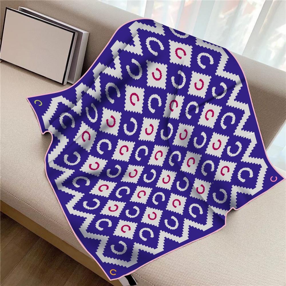 New Design Letters Flowers Printed Twill Silk Scarf Square Scarves Lady Wraps Kerchief Woman Neck Shawl Wraps Echarpes 90Cm
