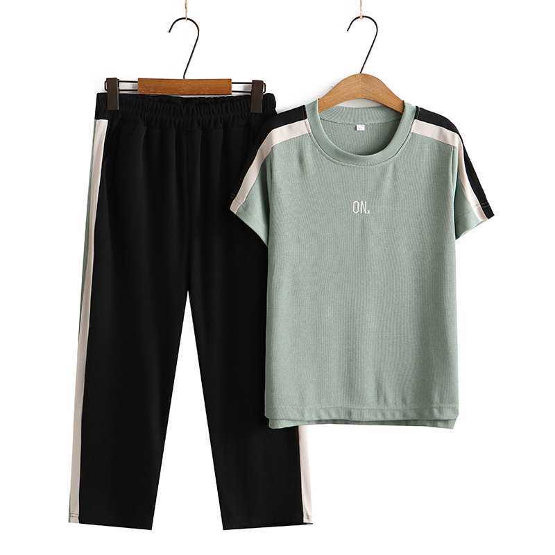 

Fashionable Ice Silk Summer Two-Piece Set: Stylish Short Sleeve T-Shirt and Drape Casual Sports Wear for Middle-Aged Women 2XL [60-70 kg]