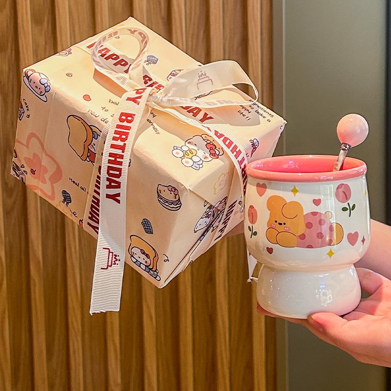Cute couple pair of cups, a pair of ceramic mugs, a high-end gift box, and a wedding gift for male and female girlfriends.
