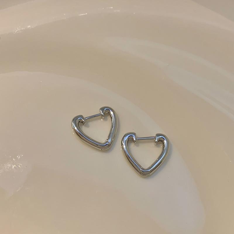 

Luxury Korean Style Copper Heart Earrings Buckle for Women Designer Hoops Earring Delicate Party Jewelry Gifts New