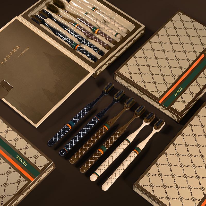 

Набор из 6 роскошных зубных щеток - Сверхтонкая щетина средней жесткости, широкая головка, ручка с высококачественным принтом, для взрослых, для домашнего использования